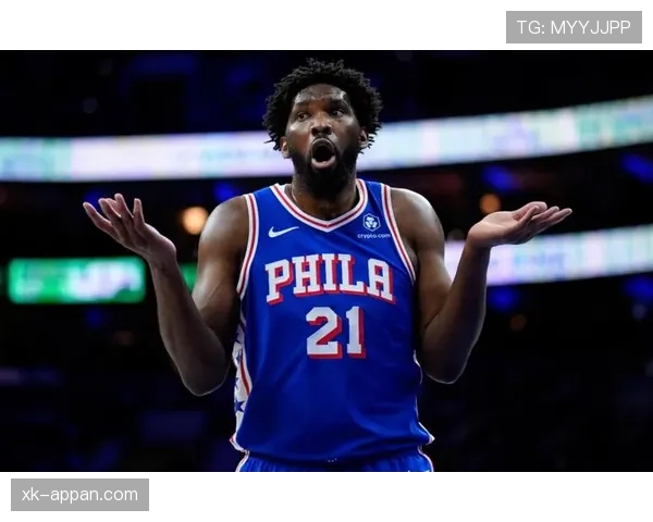 恩比德休赛期天天吃牛排配香槟，训练师说他体脂率比超模还低